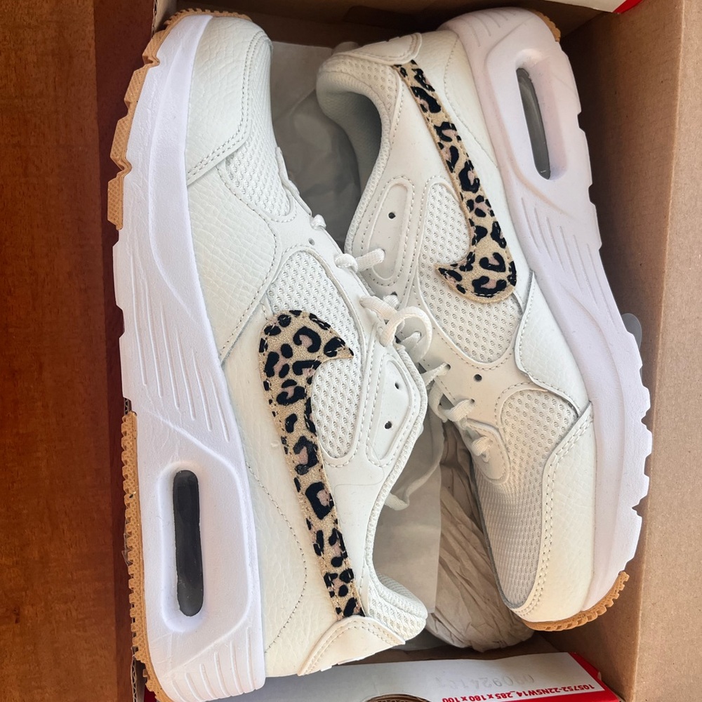 Nike Air Max SC in Summit White and Black Leopard